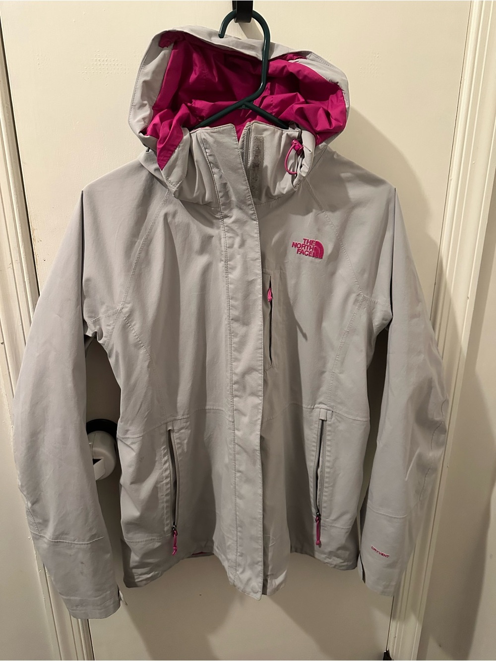 The North Face Women's Light Gray Ski Jacket with Pink Lining